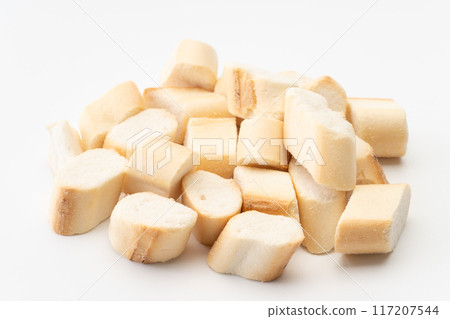 白色背景上的小麥麩質 117207544