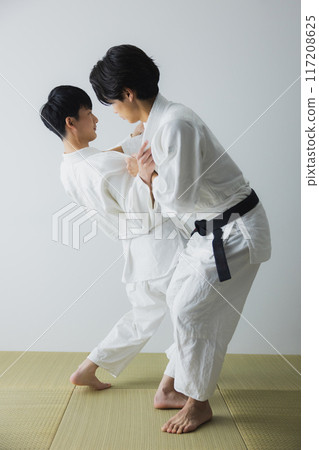 地理標示中的男人 117208625