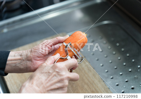 胡蘿蔔去皮 117210998