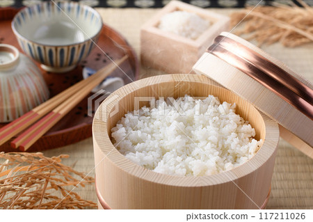 Just by storing your rice in an Edo rice container (wooden rice container), you can enjoy delicious, shiny, fluffy, freshly cooked rice. Just by storing your rice in an Edo rice container (wooden rice container), you can enjoy delicious, shiny, fluffy, freshly cooked rice. 117211026