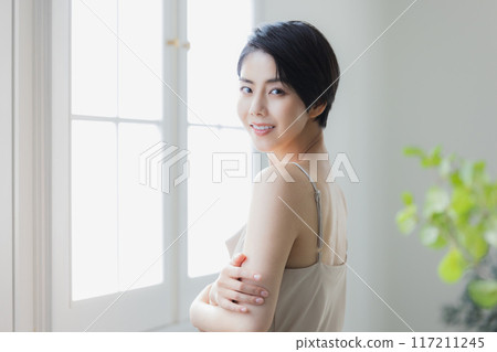 Beauty image of a woman with short hair 117211245