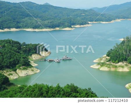 The landscape of lake The landscape of lake 117212410