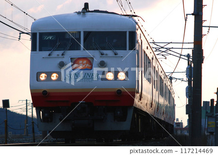 Sanyo Main Line 117 Series: Rapid Sun Liner (Okayama⇔Fukuyama) Sanyo Main Line 117 Series: Rapid Sun Liner (Okayama⇔Fukuyama) 117214469