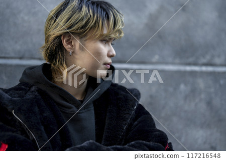 金髮年輕人的個人資料 金髮年輕人的個人資料 117216548