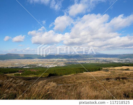 Aso Caldera (Kumamoto Prefecture) Aso Caldera (Kumamoto Prefecture) 117218525