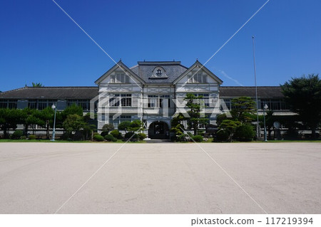 Old Tokaikyo Elementary School Building (Kyushoenjyoujoujoujoujou) School building: Maniwa City, Okayama Prefecture (former Maniwa-gun Kyoto 117219394