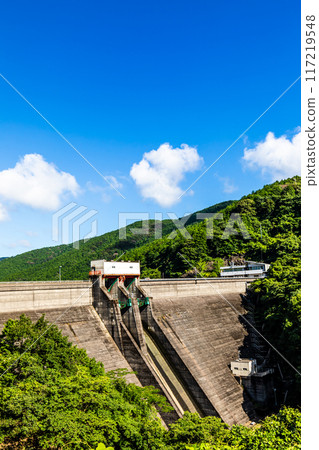 Kannoura Dam with fresh greenery [Nagasaki City] 117219548