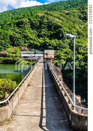 Kannoura Dam with fresh greenery [Nagasaki City] 117219581