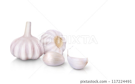 raw garlic isolated on white background 117224491