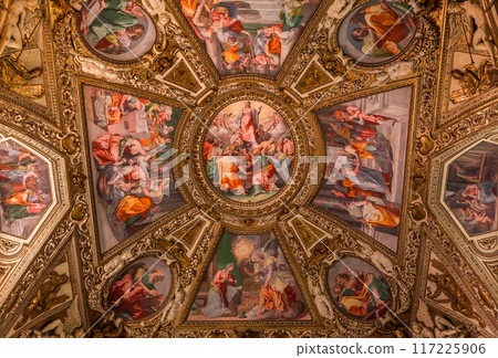 Basilica di Santa Maria in Trastevere, Rome, Italy Basilica di Santa Maria in Trastevere, Rome, Italy 117225906