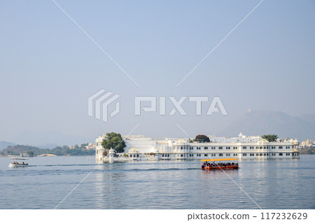 Pichola lake at Udaipur Pichola lake at Udaipur 117232629