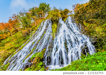 Oshinkoshin Falls, Hokkaido, Autumn Oshinkoshin Falls, Hokkaido, Autumn 117232755