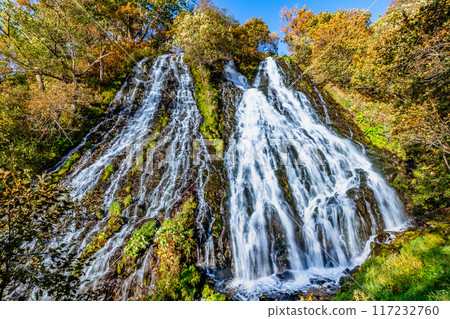 Oshinkoshin Falls, Hokkaido, Autumn Oshinkoshin Falls, Hokkaido, Autumn 117232760