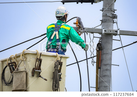 電氣作業:輸配電線路作業、施工中高作業 電氣作業:輸配電線路作業、施工中高作業 117237684