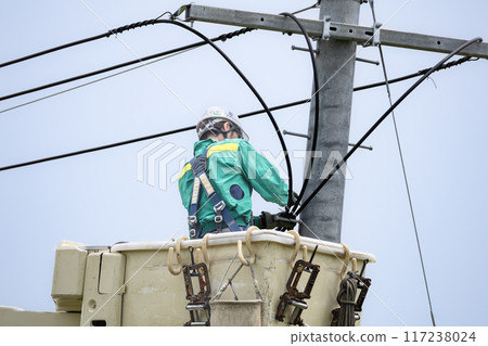 電氣作業:輸配電線路作業、施工中高作業 電氣作業:輸配電線路作業、施工中高作業 117238024