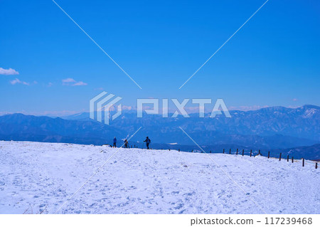 冬季從長野縣車山頂附近向西眺望（禦嶽山、八森山等） 117239468