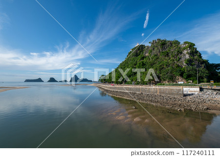 Lommuak mountain,Chongkrajok mountain and Prachuap bay are attractive places of Muang district,Prachuapkhirikhan province. Lommuak mountain,Chongkrajok mountain and Prachuap bay are attractive places of Muang district,Prachuapkhirikhan province. 117240111