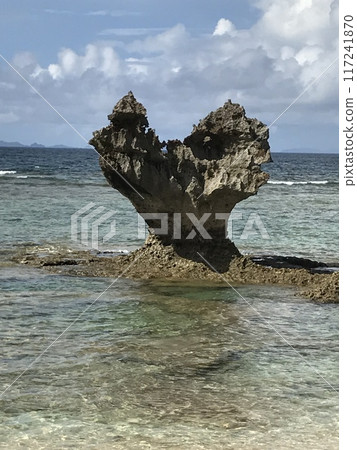 Heart rock 117241870