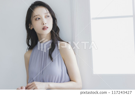 Cool woman 117243427