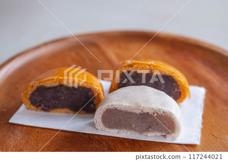 Coarse bean paste and strained bean paste 117244021