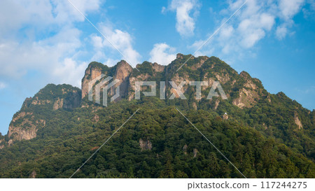 日本群馬縣白雲山崎嶇妙義山的壯麗景色 117244275
