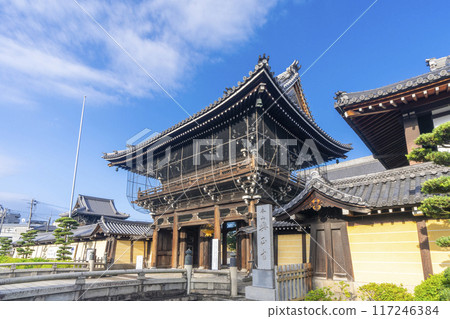 京都本山興勝寺三門 117246384