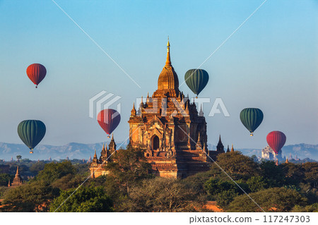 The Temples of bagan at sunrise, Bagan, Myanmar The Temples of bagan at sunrise, Bagan, Myanmar 117247303