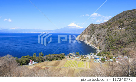 Snow-capped Mount Fuji seen across Suruga Bay 117248773