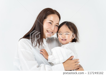 Parent and child Mother Daughter 117249182