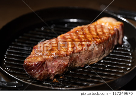 steak grilled meat 117249670