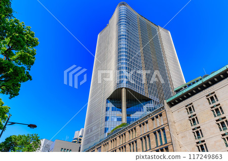Tokyo Midtown Hibiya seen from Hibiya Street in Yurakucho, Chiyoda Ward, Tokyo 117249863