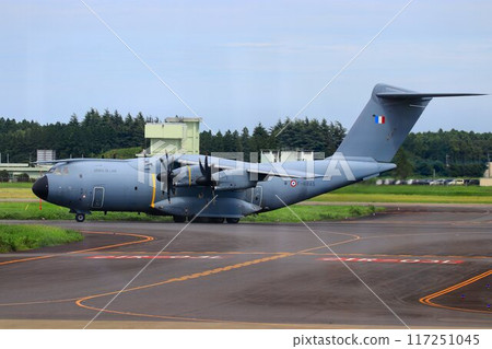 [空中巴士A400M「阿特拉斯」]降落在首都防空要地百里基地。 117251045