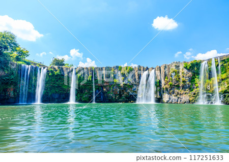 Harajiri Falls in summer, Bungo-Ono City, Oita Prefecture 117251633