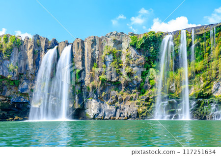 Harajiri Falls in summer, Bungo-Ono City, Oita Prefecture 117251634