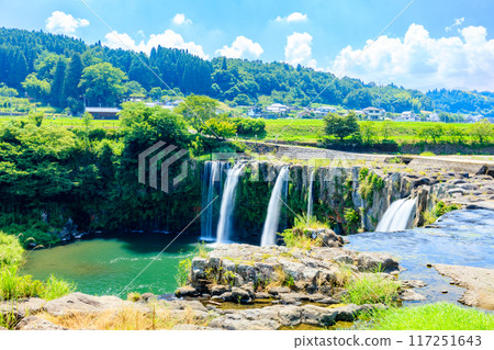 Harajiri Falls in summer, Bungo-Ono City, Oita Prefecture Harajiri Falls in summer, Bungo-Ono City, Oita Prefecture 117251643