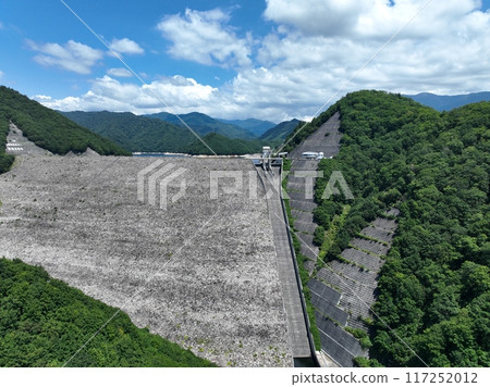 [Aerial view from above Naramata, Gunma Prefecture] Naramata Dam seen from the sky in summer 117252012