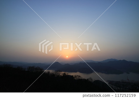 山上的日落 山上的日落 117252159