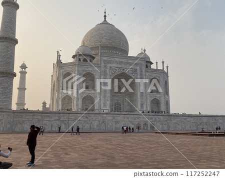 Taj Mahal 117252247