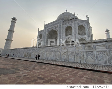 Taj Mahal 117252318