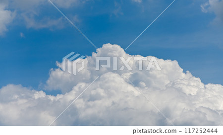 仲夏藍天和雲彩 117252444