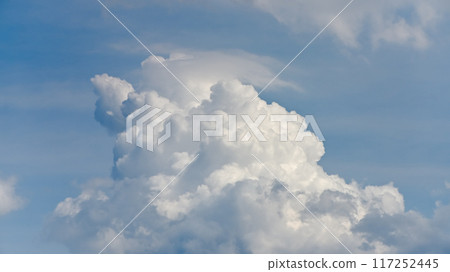 仲夏藍天和雲彩 117252445