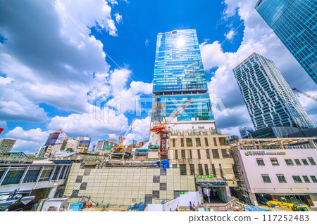 日本東京街景再見，澀谷站西口…拆除正在進行，建築物左側消失…宮須坂下地區…=8月9日 117252483