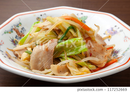Stir-fried meat vegetables 117252669
