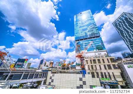 日本東京街景再見，澀谷站西口…拆除正在進行，建築物左側消失…宮須坂下地區…=8月9日 117252734