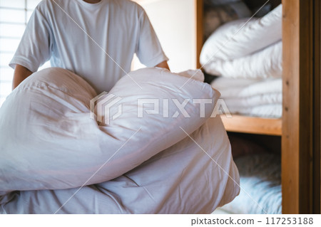 蒲團和衣櫃 117253188