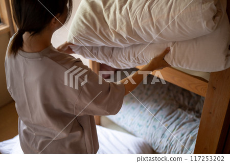 Futon and closet 117253202