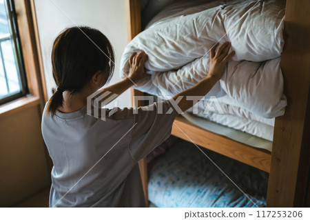 Futon and closet 117253206