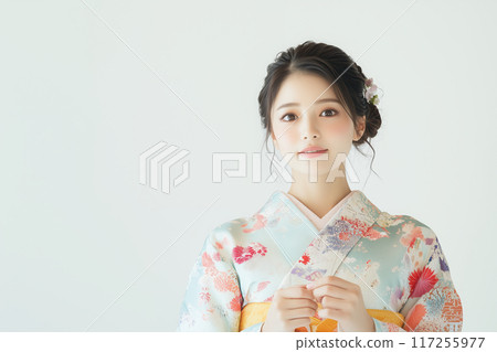 穿著和服微笑的日本女人的肖像 117255977