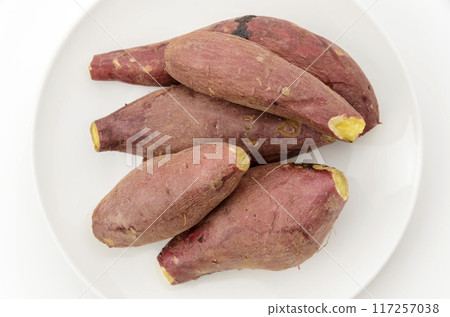 Steamed small potatoes (Beni Haruka) 117257038