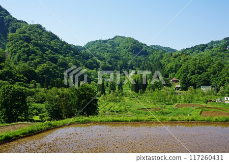 Old houses and rural scenery in the mountain village of Otari 117260431